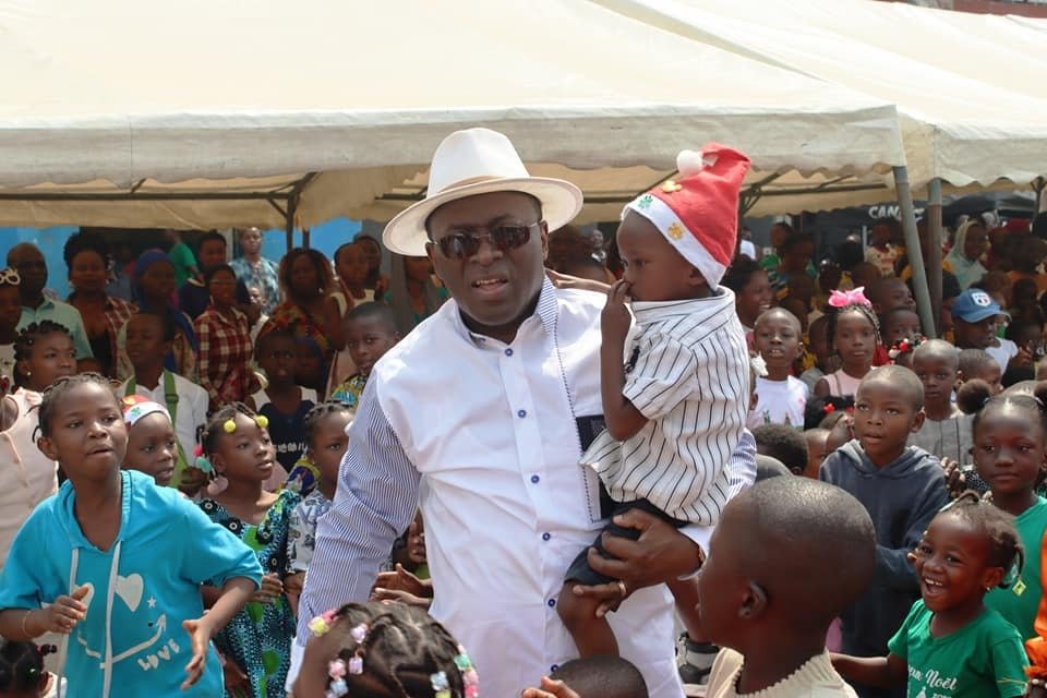 CIV/Noël éclaté à Attécoubé : 5000 enfants communient avec Danho Paulin