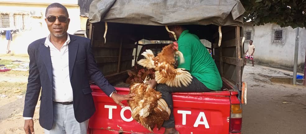 Nouvel an 2025 à Yopougon : Johnny Kouadio offre des kits alimentaires à seulement 70 présidentes d'associations et s’explique