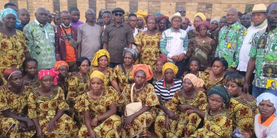 Côte d’Ivoire : Sinematiali, Plusieurs centaines de femmes lâchent Ouattara pour le PDCI