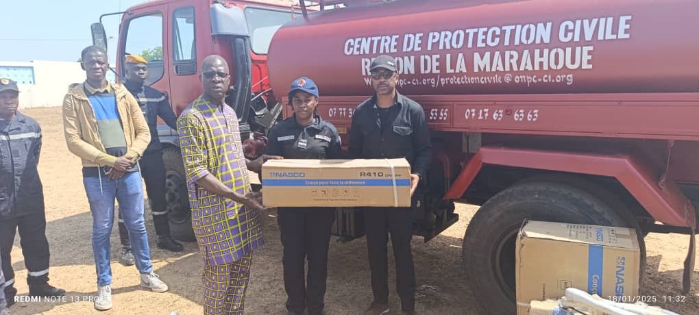 Bouaflé/Sécurité: Frédérik N'Dia rénove leur citerne, offre du matériel et du carburant aux sapeurs-pompiers civils